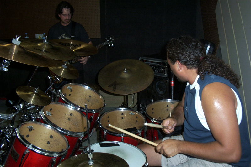 Rob and Zain at rehearsal (31 Jan 2005)
